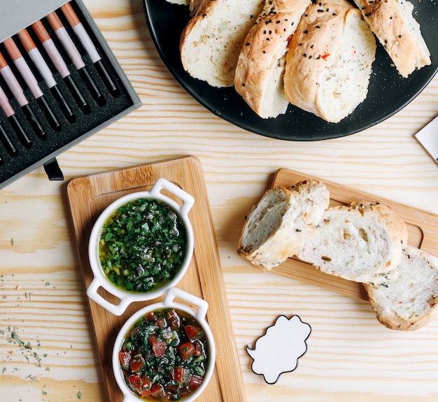 Pan casero con chimichurri